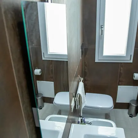 House Orlando 4*