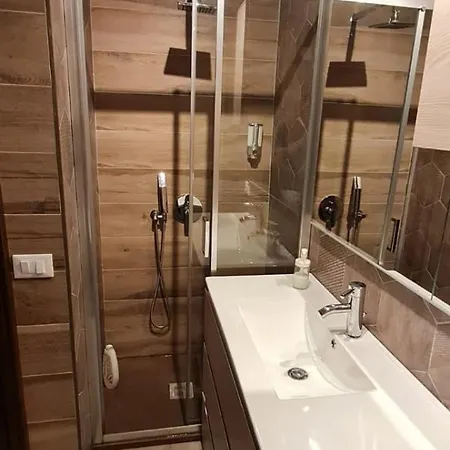 House Orlando 4*