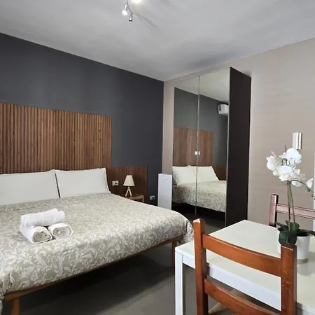 Πανσιόν House Orlando 4*