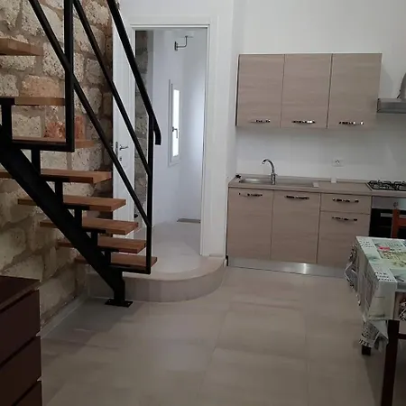 House Orlando Πανσιόν