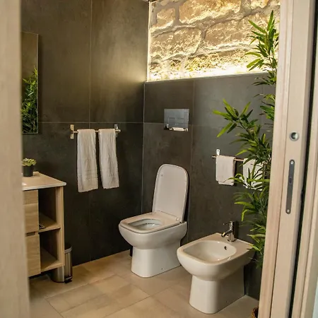 House Orlando 4*